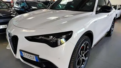 Bianco Usata 2024 Alfa Romeo Stelvio Veloce SUV | 35.950 € (Ottimo prezzo)