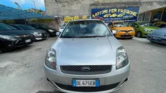 Argento Usata 2006 Ford Fiesta Titanium Due volumi | 2200 € (Buon prezzo)