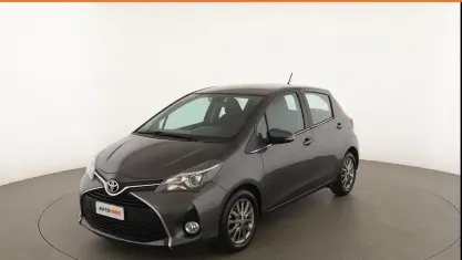 Usata Toyota Yaris Active 90 CV (66 kW) 2016 Grigio Berlina