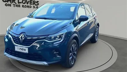 Usata Renault Captur Techno 140 CV (102 kW) 2023 Blu scuro SUV