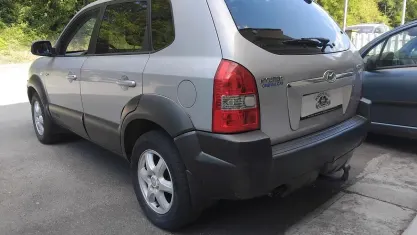 Usata Hyundai Tucson Dynamiq 112 CV (82 kW) 2005 Grigio SUV