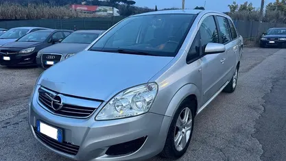 Usata Opel Zafira 140 CV (102 kW) 2010 Monovolume