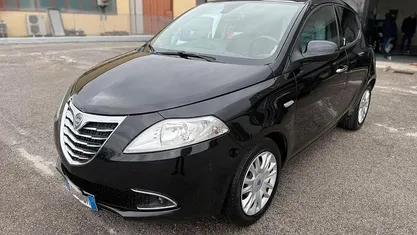 Nero Usata 2012 Lancia Ypsilon Due volumi | 4300 € (Buon prezzo)