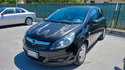Usata Opel Corsa 75 CV (55 kW) 2010 Nero Utilitaria