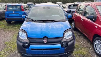 Usata Fiat Panda Cross Cross 70 CV (51 kW) 2025 Blu Utilitaria
