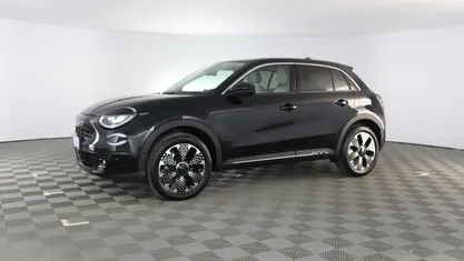 Usata Fiat 600 La Prima 101 CV (74 kW) 2025 Nero / pastello SUV