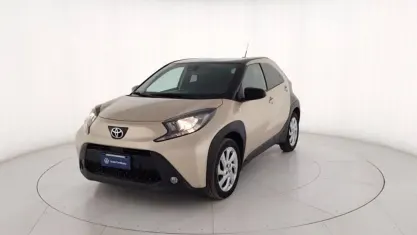 Usata Toyota Aygo X Trend 72 CV (52 kW) 2022 Bronzo SUV