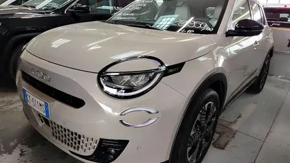 Beige Usata 2025 Fiat 600 La Prima SUV | 19.950 € (Ottimo prezzo)
