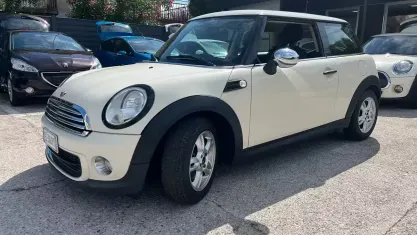Usata Mini Cooper 75 CV (55 kW) 2012 Beige Utilitaria