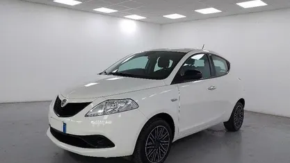 Usata Lancia Ypsilon Gold 69 CV (50 kW) 2020 Utilitaria