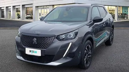 Grigio platinum Usata 2023 Peugeot 2008 Allure SUV | 22.400 € (Buon prezzo)