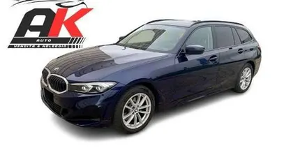 Usata BMW 318 Shadowline 150 CV (110 kW) 2022 L0c3z blu tanzanite ii met. Station wagon