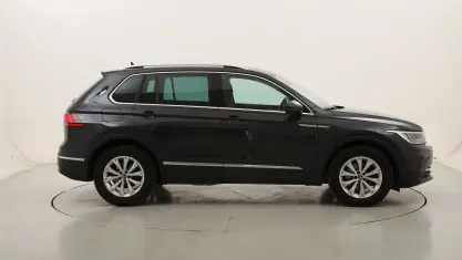 Usata VW Tiguan Life 122 CV (89 kW) 2022 Grigiogrigio SUV