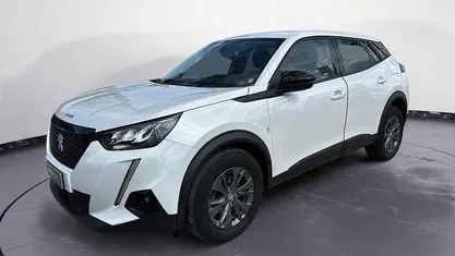 Bianco Usata 2022 Peugeot 2008 Active SUV | 17.800 € (Buon prezzo)