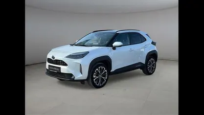 Usata Toyota Yaris Cross Lounge 116 CV (85 kW) 2023 Bianco SUV