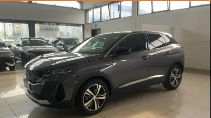Usata Peugeot 3008 Allure 131 CV (96 kW) 2023 Grigio SUV