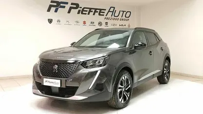 Usata Peugeot 2008 Allure 131 CV (96 kW) 2023 SUV