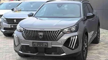 Grigio Usata 2024 Peugeot 2008 Allure SUV | 17.900 € (Buon prezzo)