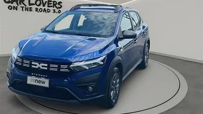 Usata Dacia Sandero Comfort 101 CV (74 kW) 2023 Blu iron Utilitaria