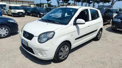 Bianco Usata 2010 Kia Picanto Due volumi | 1800 € (Buon prezzo)