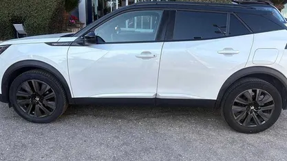 Bianco Usata 2022 Peugeot 2008 GT SUV | 19.550 € (Buon prezzo)