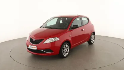 Usata Lancia Ypsilon Gold 70 CV (51 kW) 2016 Rosso Utilitaria