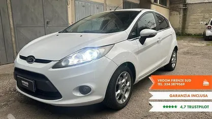 Usata Ford Fiesta Titanium 70 CV (51 kW) 2012 Bianco Utilitaria