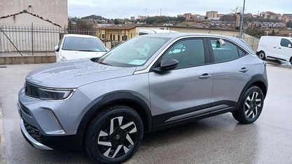 Usado Opel Mokka Elegance 110 CV (80 kW) 2023 Gris SUV