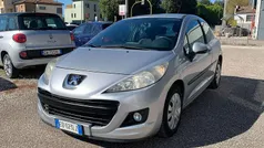 Argento Usata 2010 Peugeot 207 Tre volumi | 3400 € (Buon prezzo)