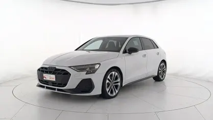Usata Audi A3 S-Line 150 CV (110 kW) 2025 Bianco ghiacciaio metallizzato Berlina