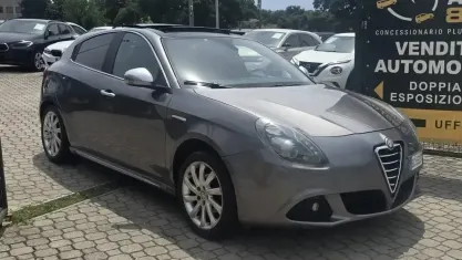 Usata Alfa Romeo Giulietta Distinctive 120 CV (88 kW) 2011 Argento Utilitaria