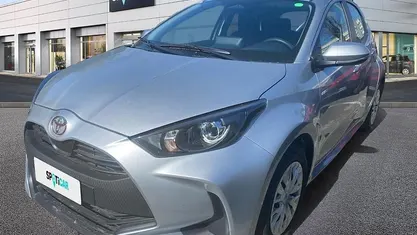 Usata Toyota Yaris Hybrid Active 116 CV (85 kW) 2025 Grigio Utilitaria
