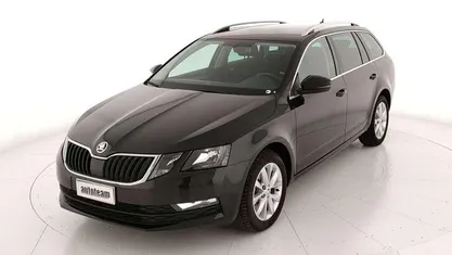 Nero Usata 2019 Skoda Octavia G-TEC Executive Station wagon | 14.000 € (Buon prezzo)