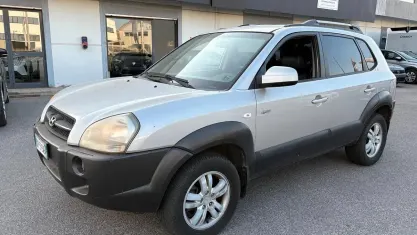 Usata Hyundai Tucson Active 141 CV (103 kW) 2008 Grigio SUV