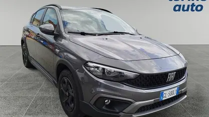 Grigio Usata 2022 Fiat Tipo Cross Tre volumi | 15.900 € (Buon prezzo)