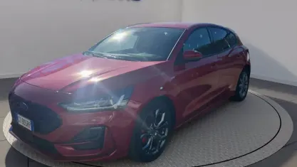 Usado Ford Focus ST-Line 125 CV (91 kW) 2024 Rojo Berlina