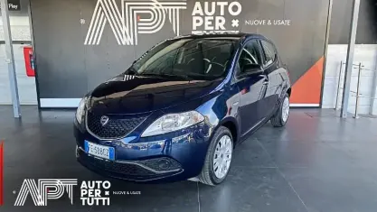 Occasion Lancia Ypsilon Gold 95 PK (69 kW) 2016 Blauw Hatchback