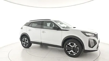 Käytetty Peugeot 2008 Allure 145 HP (106 kW) 2025 Valkoinen Katumaasturi