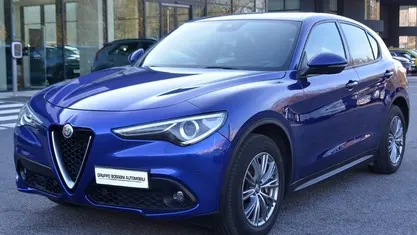 Blu Usata 2022 Alfa Romeo Stelvio Business SUV | 28.900 € (Buon prezzo)