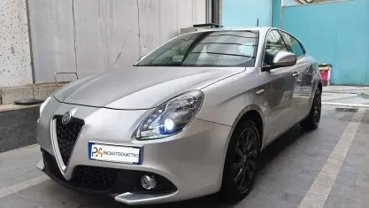 Usata Alfa Romeo Giulietta Super 120 CV (88 kW) 2016 Argento Utilitaria