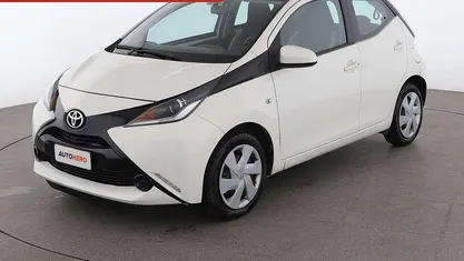 Usata Toyota Aygo X-play 70 CV (51 kW) 2016 Bianco Utilitaria