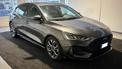 Usata 2024 Ford Focus ST-Line Berlina | 18.900 € (Ottimo prezzo)