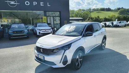 Begagnad Peugeot 3008 Allure 131 HK (96 kW) 2022 Vit SUV