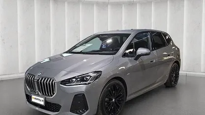 Begagnad BMW 218 Active Tourer Comfort Edition 150 HK (110 kW) 2024 Grå Minibuss