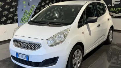 Usata Kia Venga LX 77 CV (56 kW) 2010 Bianco Utilitaria