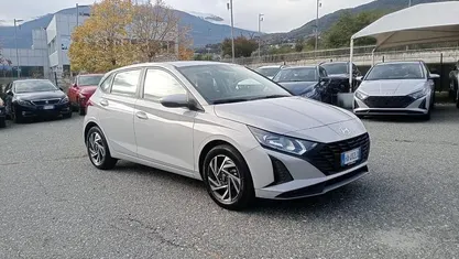 Nuova Hyundai i20 90 CV (66 kW) 2025 Grigio(met.) Berlina