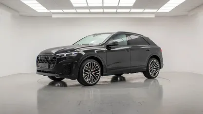 Usata 2025 Audi Q8 S-Line SUV | 104.890 €