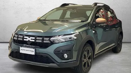 Verde scuro Nuova 2025 Dacia Sandero Extreme Tre volumi | 17.900 € (Buon prezzo)