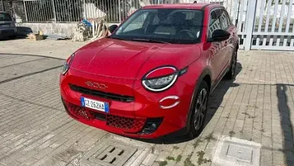 Usata Fiat 600 La Prima 110 CV (80 kW) 2025 Rosso SUV