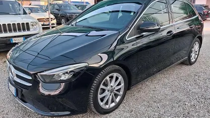 Usata Mercedes B180 116 CV (85 kW) 2020 Nero Monovolume